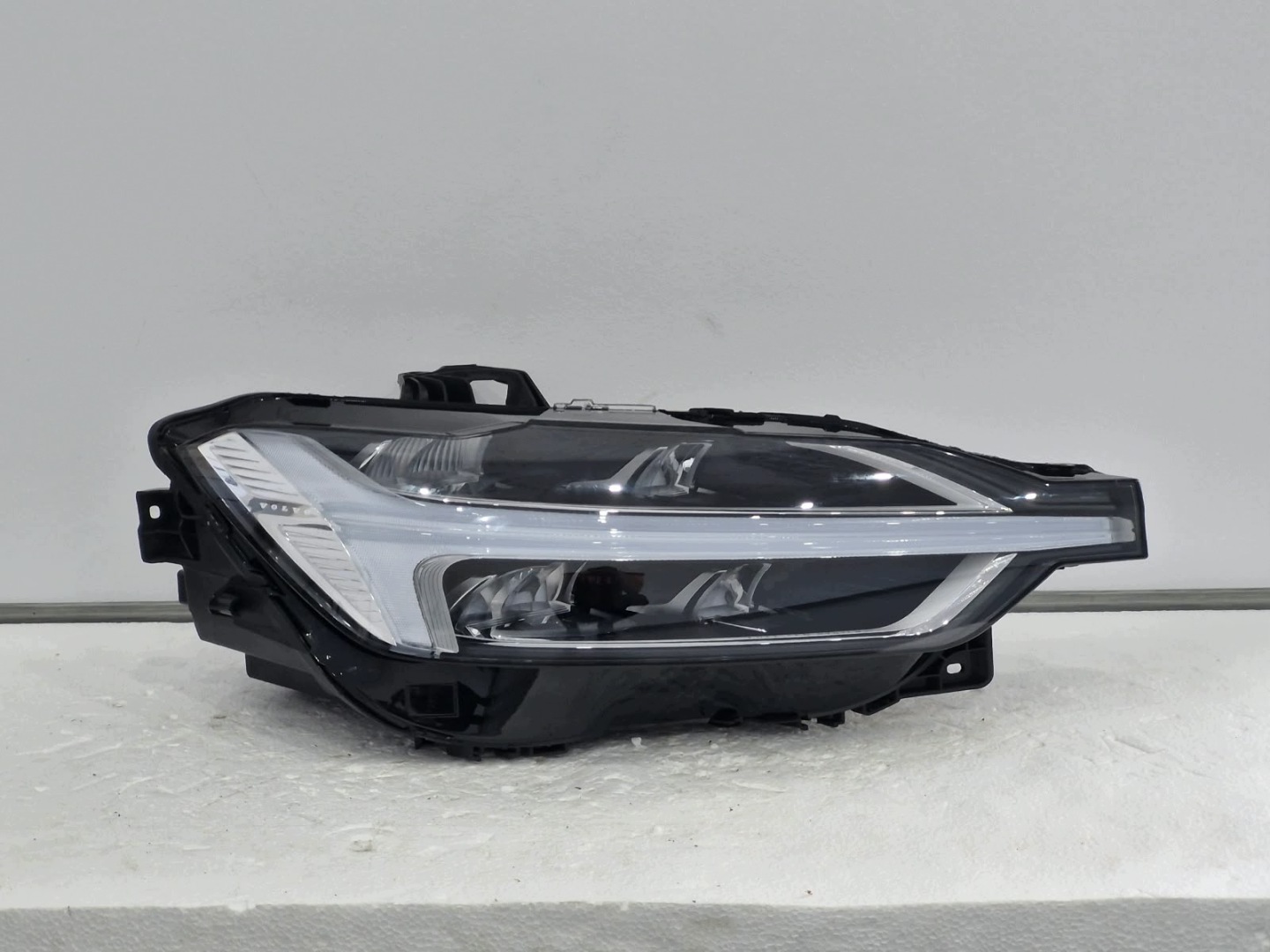 light right Volvo XC60 II LIFT FULL LED MID LED