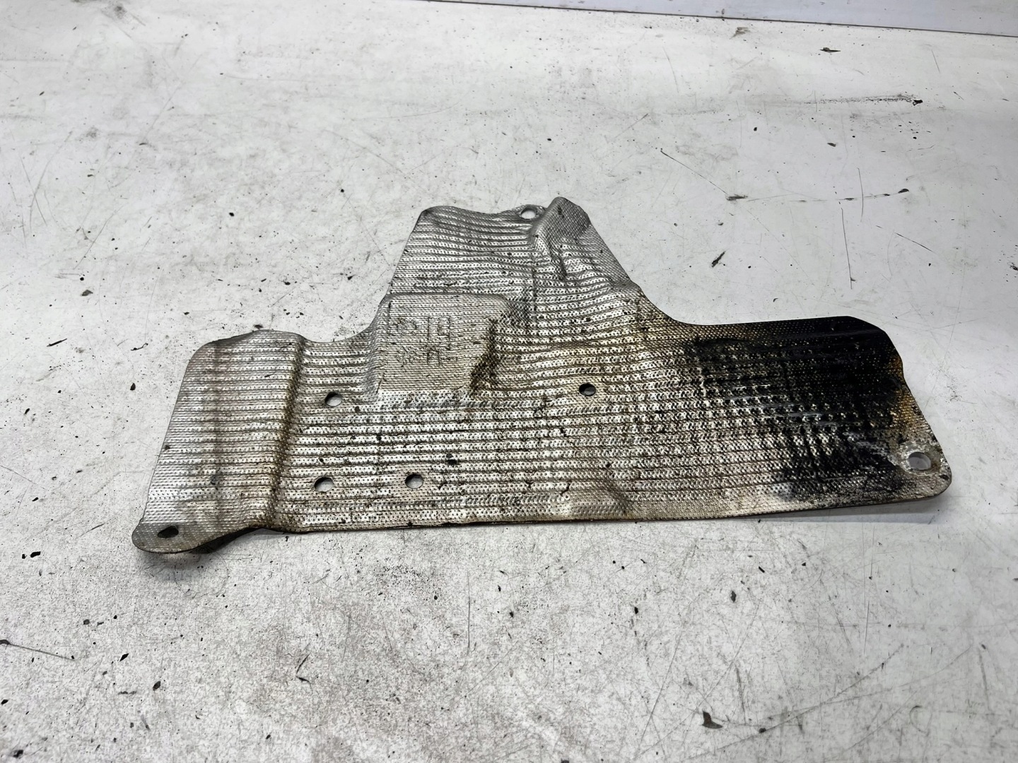 kryt TERMICZNA výfuku AUDI Q7 4M 4M0825641E