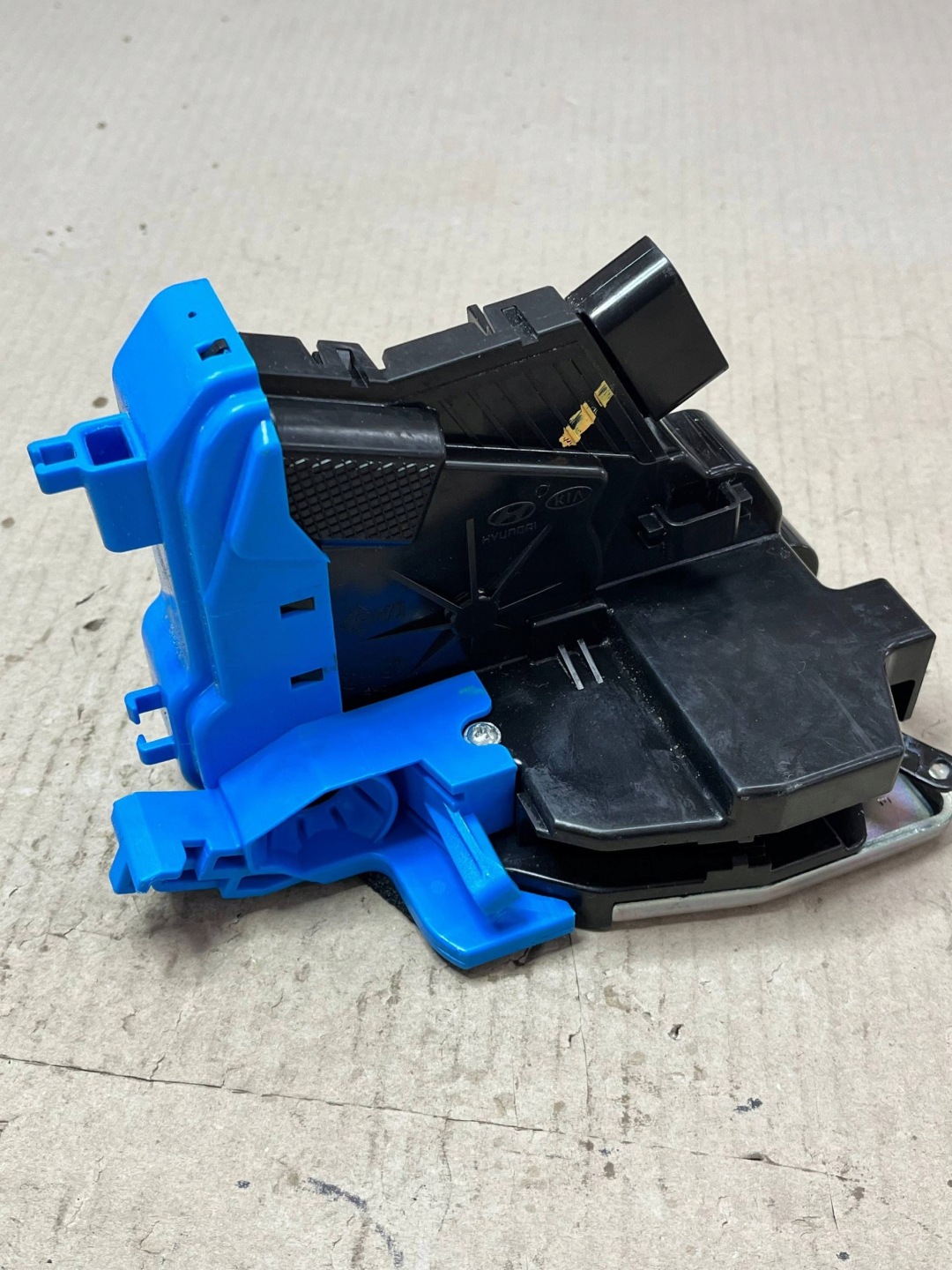 lock door tylnych KIA Ceed 81420A2400 ORG!!