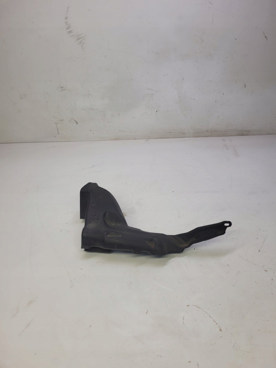 drain POWIETRZNY TUNEL left AUDI A6 C7 4G1819151
