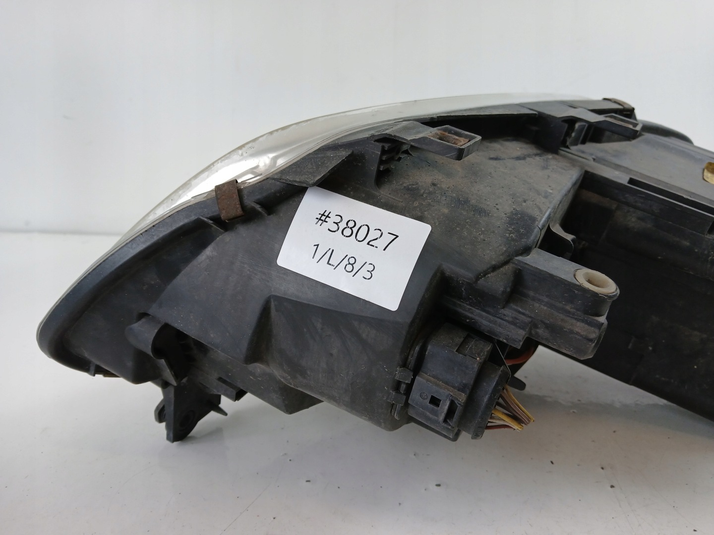 VW TOURAN and light right front