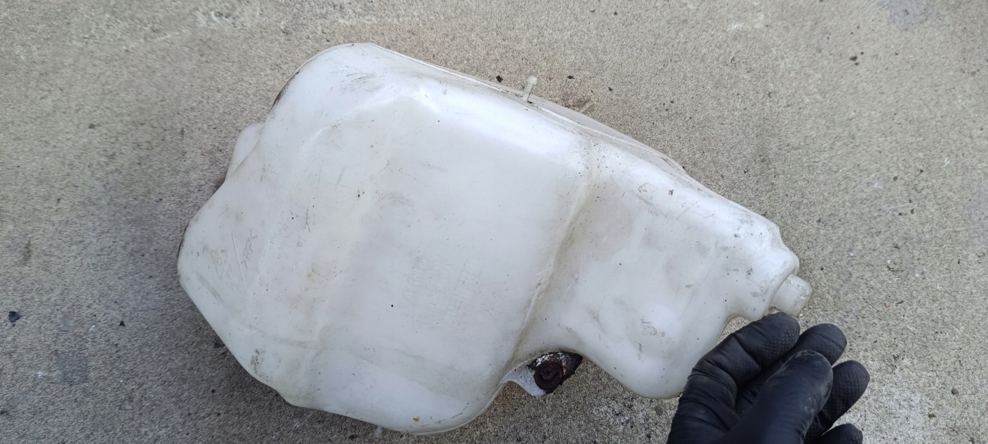 washer fluid tank MAZDA MX-5 NB 860141-337