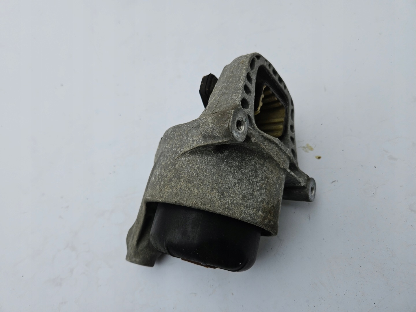 engine mount left AUDI A4 B9 A5 8W 2.0T 2.0TFSI 8W0199371BD