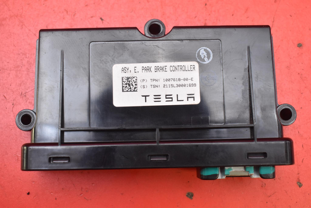 control unit module electric brake 1007618-00-E TESLA MODEL S LIFT 16-21