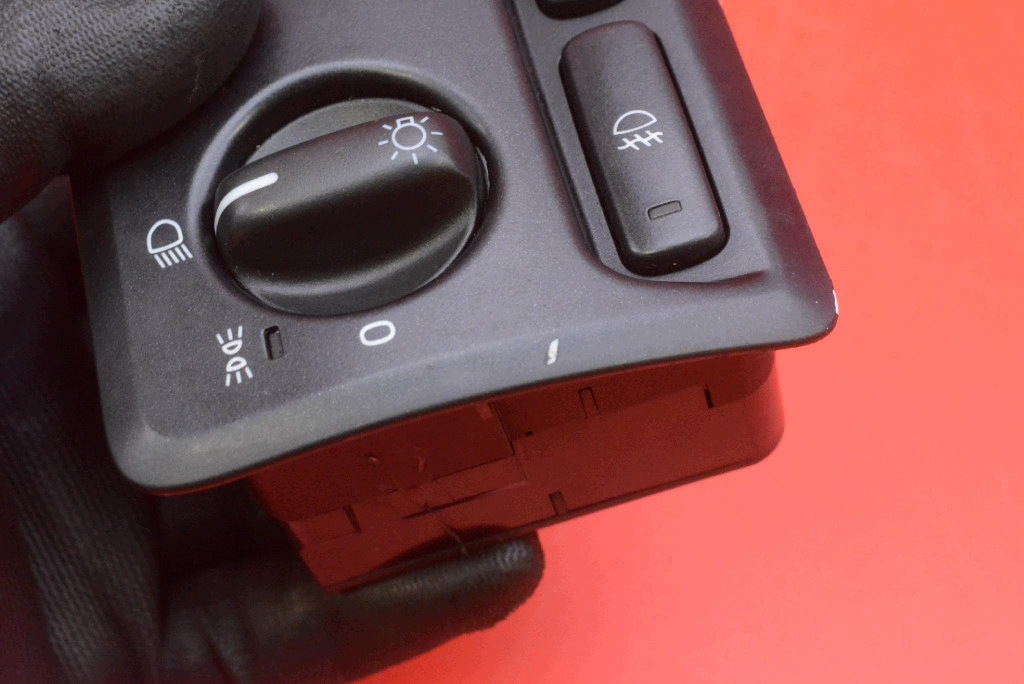 switch light switch 8691749 VOLVO S60 1 and V70 2 II 00-05