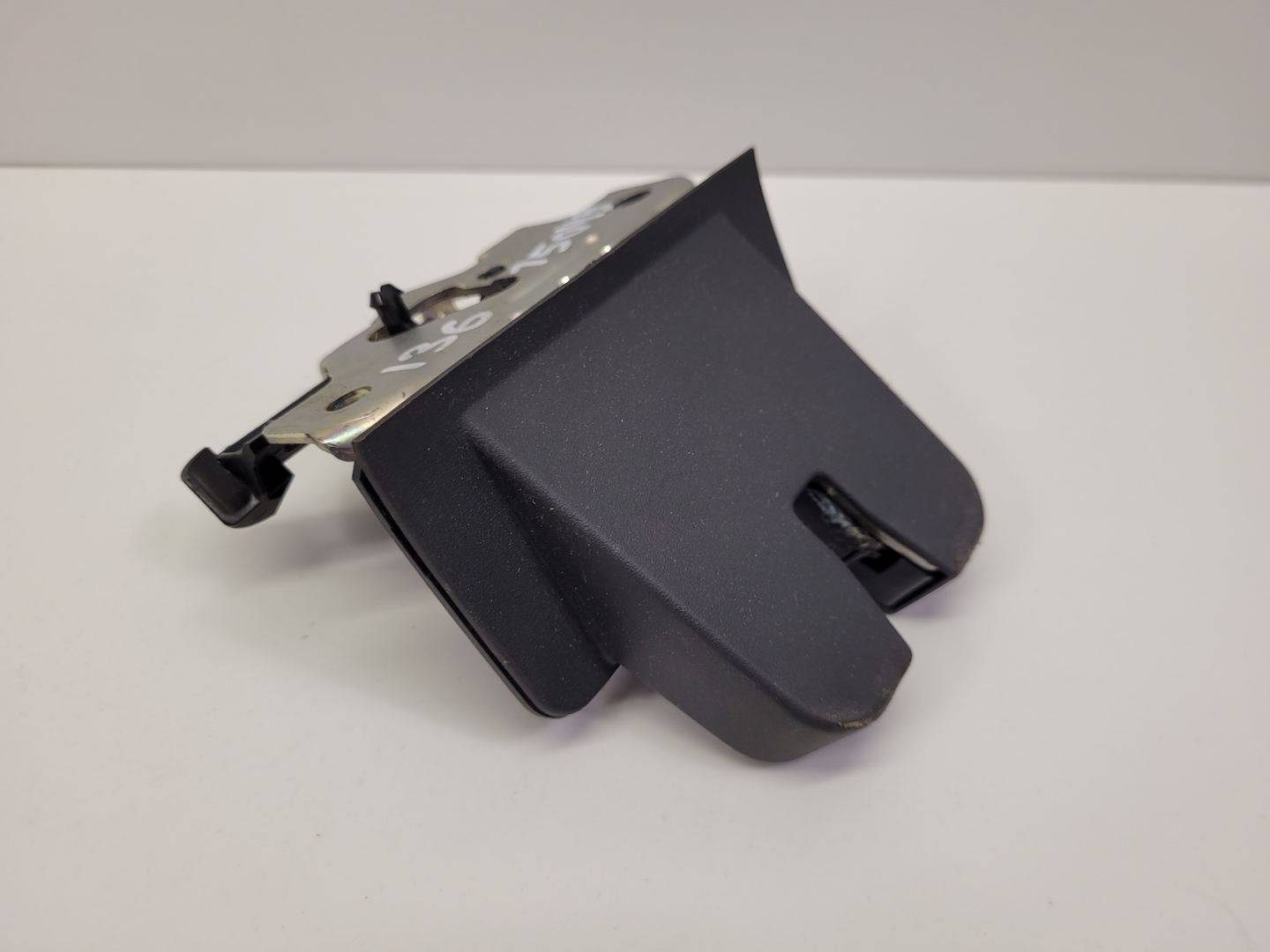 lock bonnet boot SEAT Arona 2020 6F9827520B