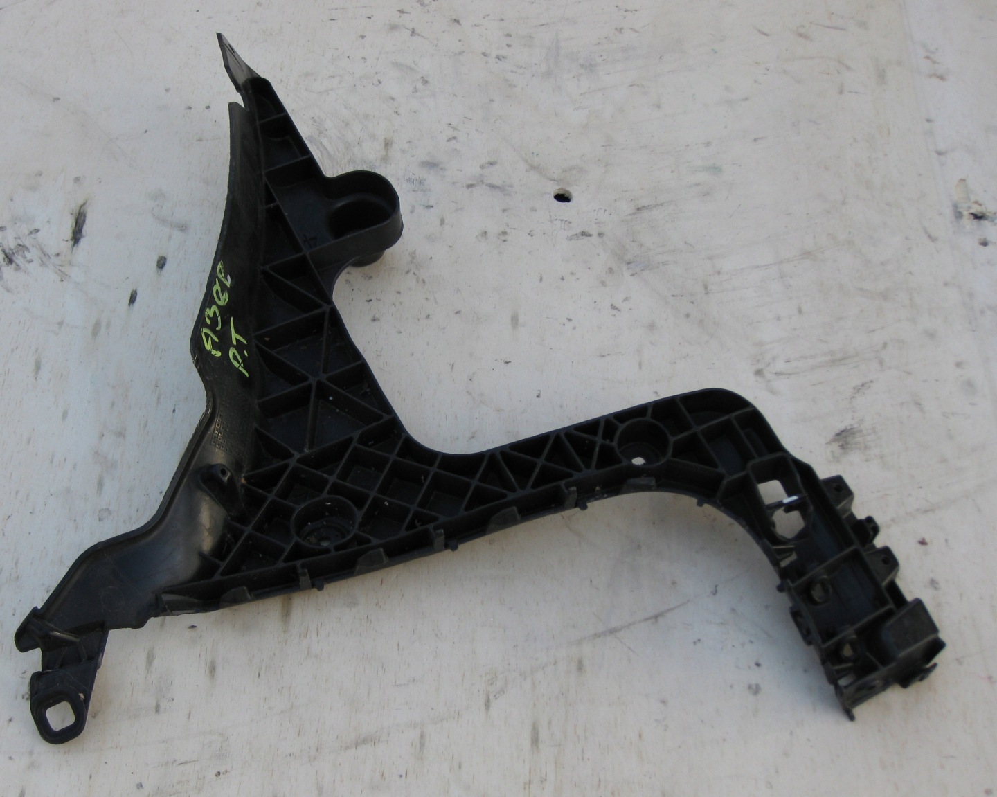 AUDI A3 8P Support plaque Pare choc Droite Arrière 8P4807378B