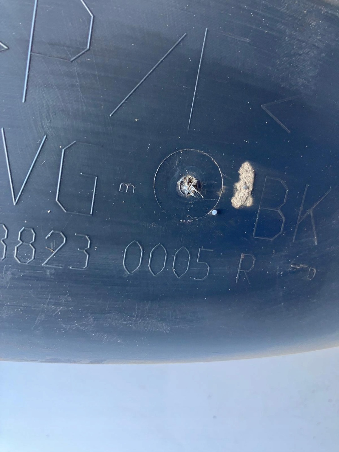 mudguard left front RENAULT LAGUNA III original 638230005R
