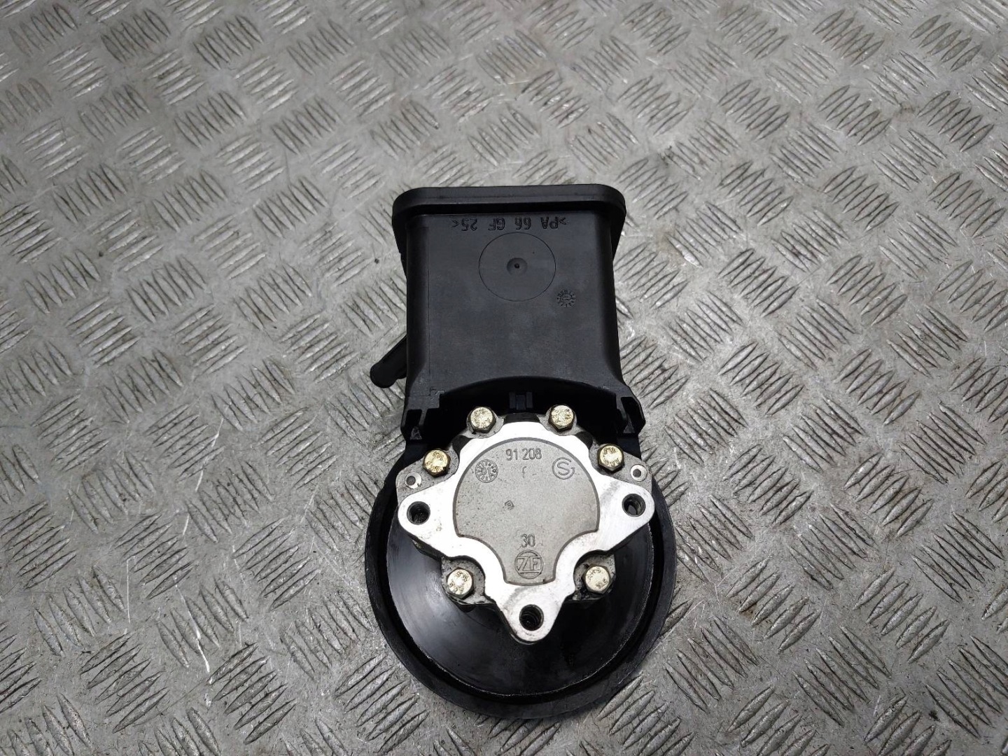 Servopumpe BMW E39 520D M47