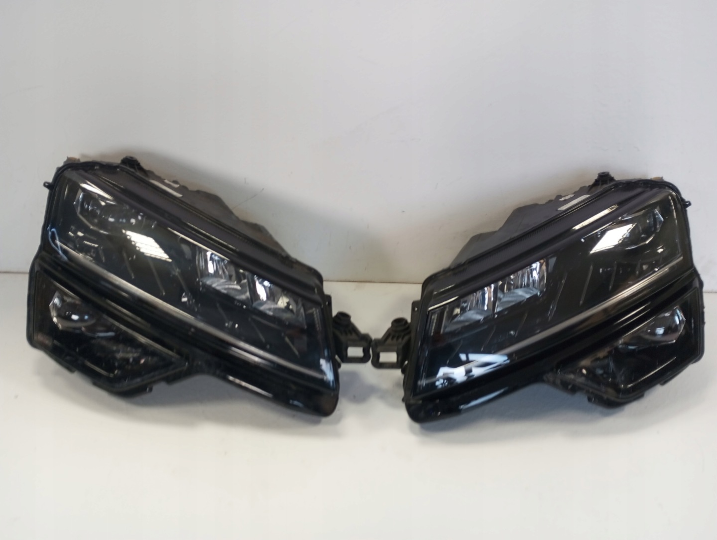 light lights front FULL LED Skoda Karoq 57B 57B941015D 57B941016D