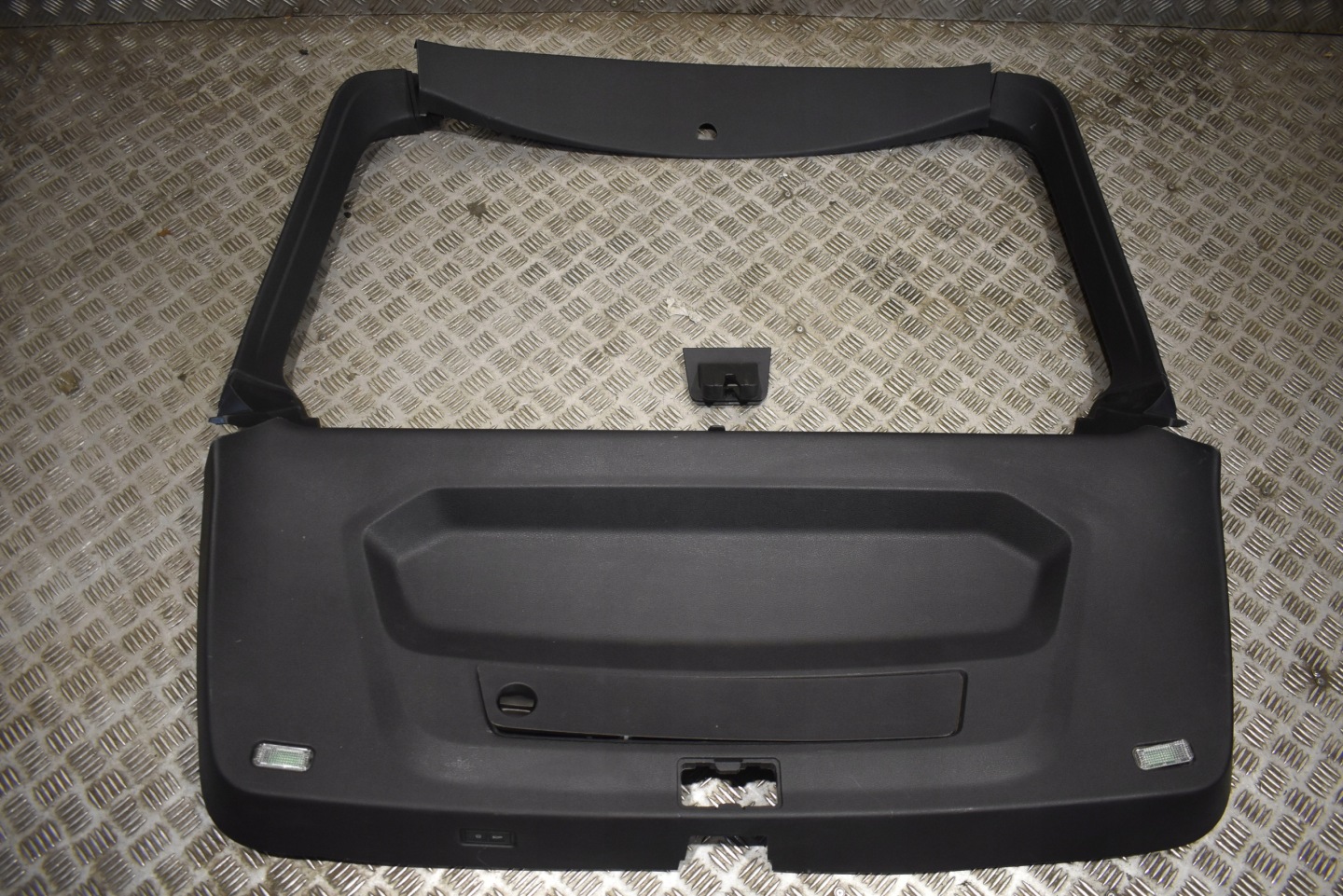 IDEALNA cover bonnet boot AUDI Q8 1