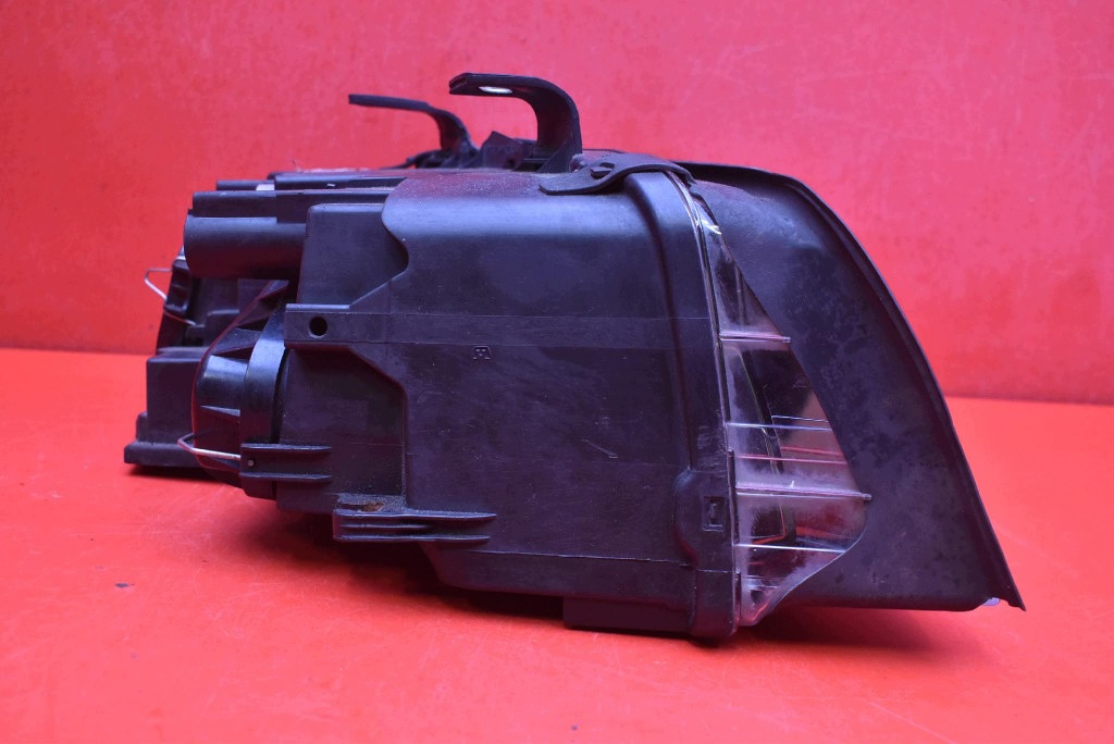 REFLEKTOR left light front lens XENON EU 8E0941003 AUDI A4 B6 00-05