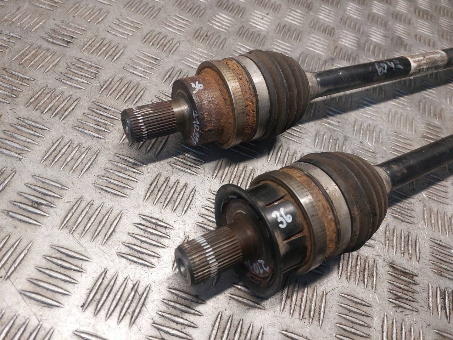 semi-axis left rear part + right rear part VOLVO XC60 and 2.4 D5 31259504