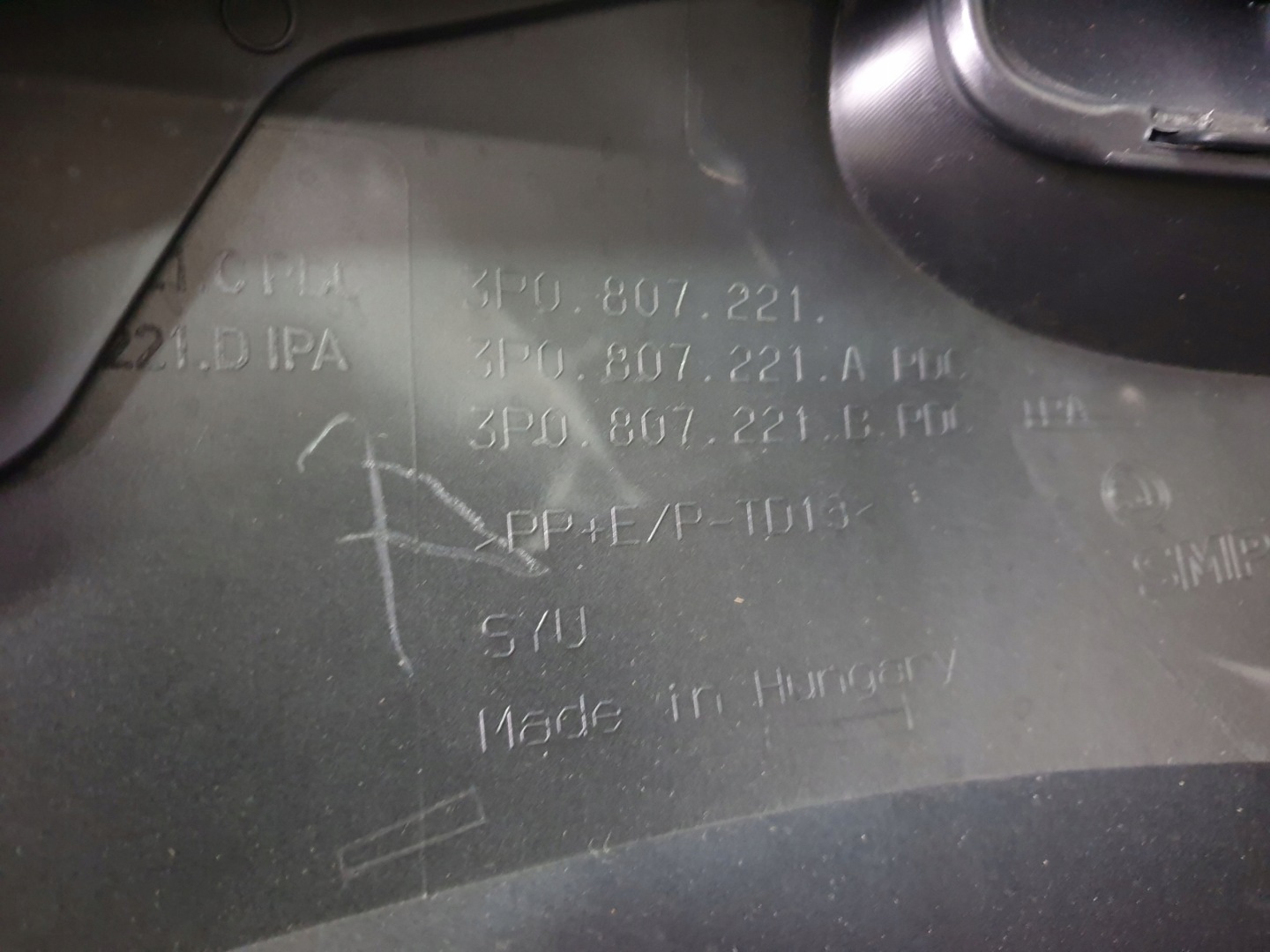 SKODA SUPERB IV 3P0 23-> bumper front front 4 x PDC cover 3P0807221