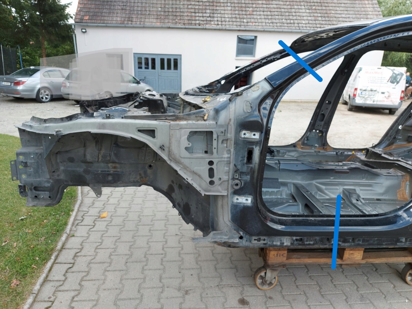 VOLVO C90 QUARTER LEFT FRONT FRONT QUARTER