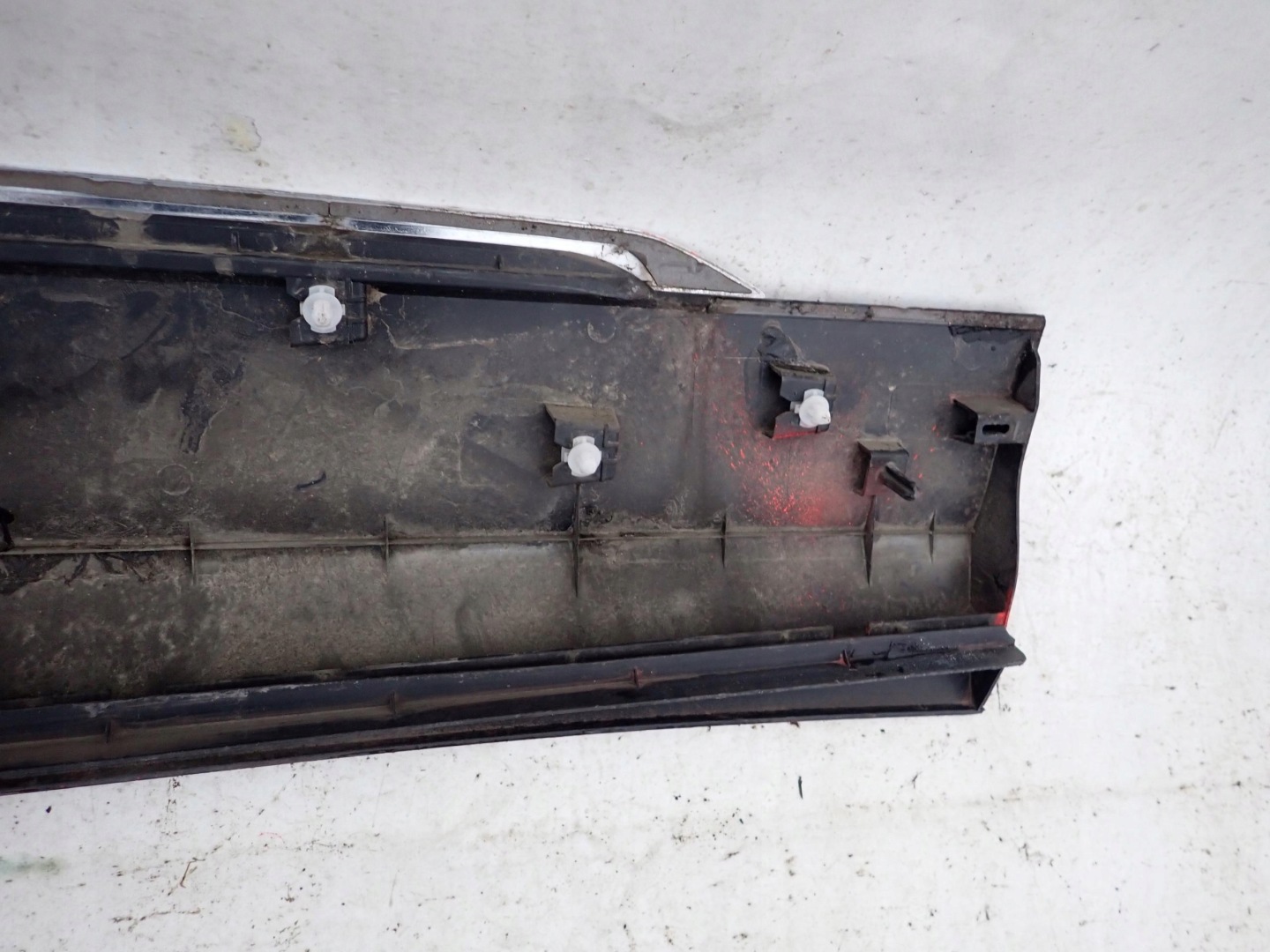 VW TIGUAN II 2 5NA 15-> moulding door left front