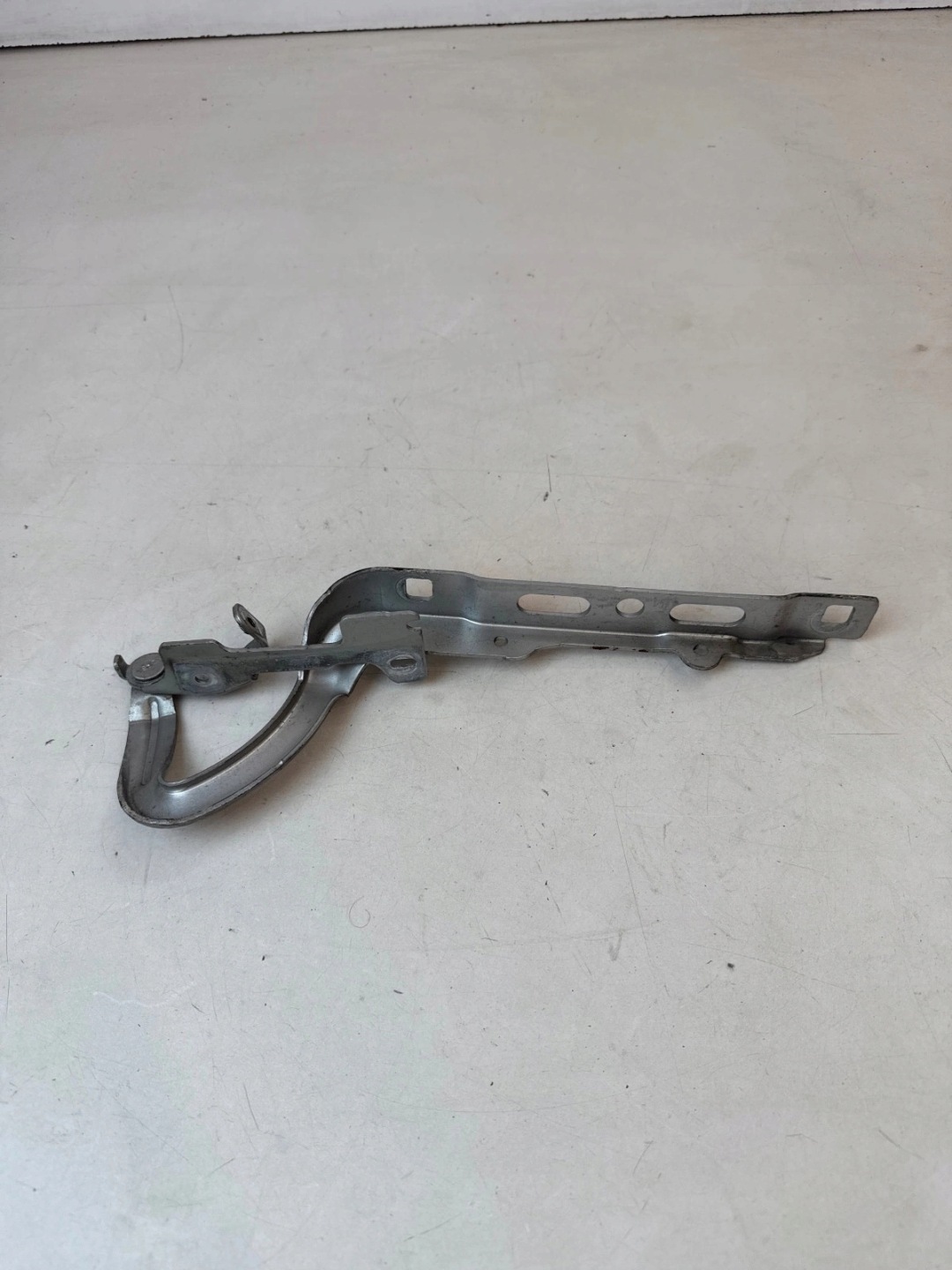 hinge bonnets front front left Peugeot 208 and