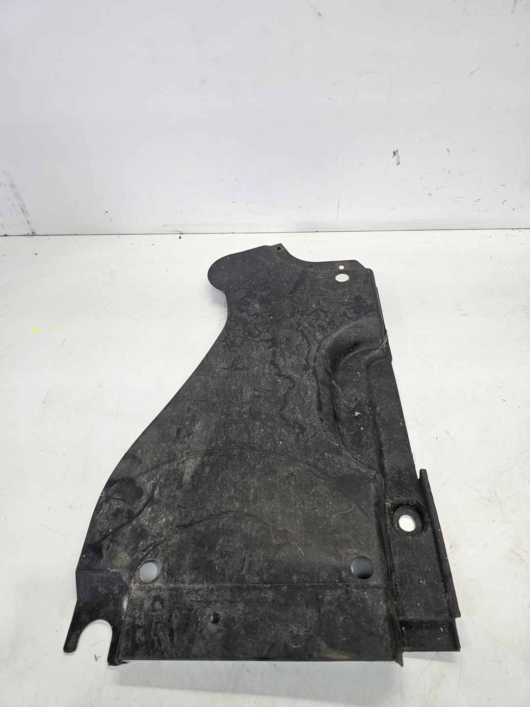 cover chassis right rear part AUDI A4 B6 B7 8E0825216B
