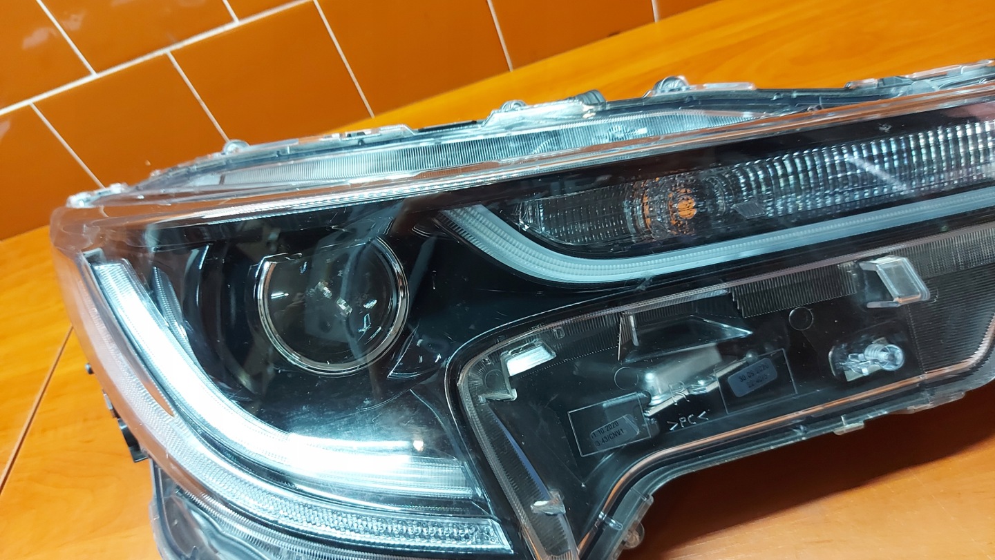 REFLEKTOR light right right front TOYOTA COROLLA E21 KOMBI HB 18