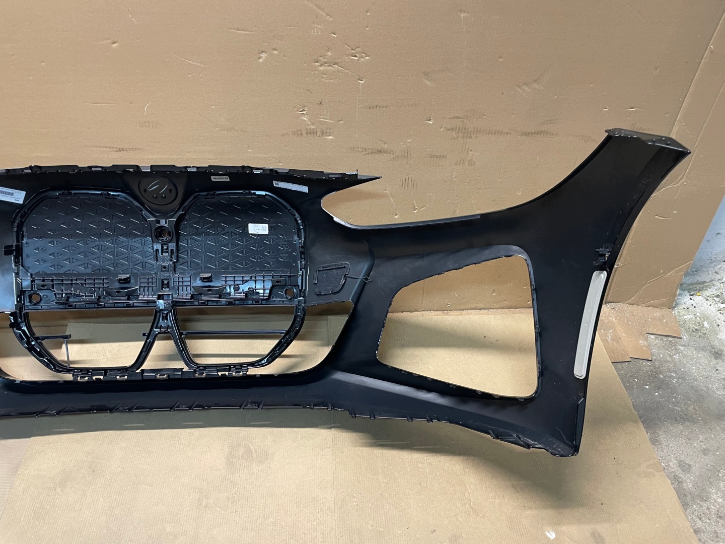 bumper front + grill PDC m-packet KPL BMW i4 G26 BEV colour 475 USA