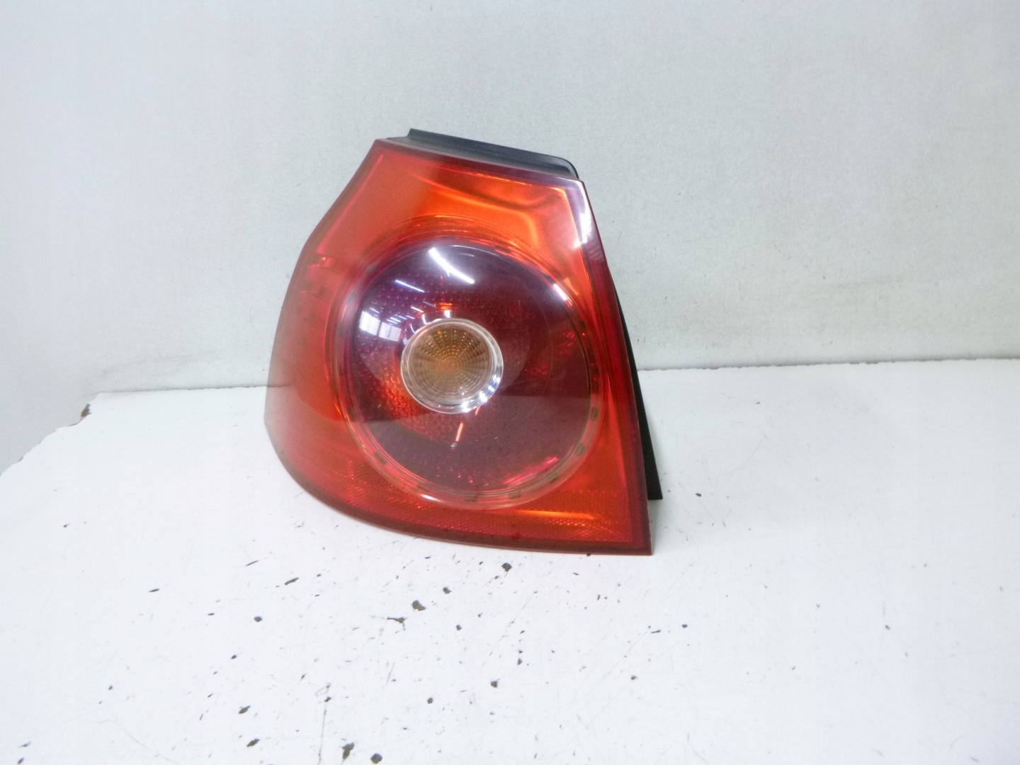 light rear left VW Volkswagen Golf V 3D 2006r. 1K6945095N