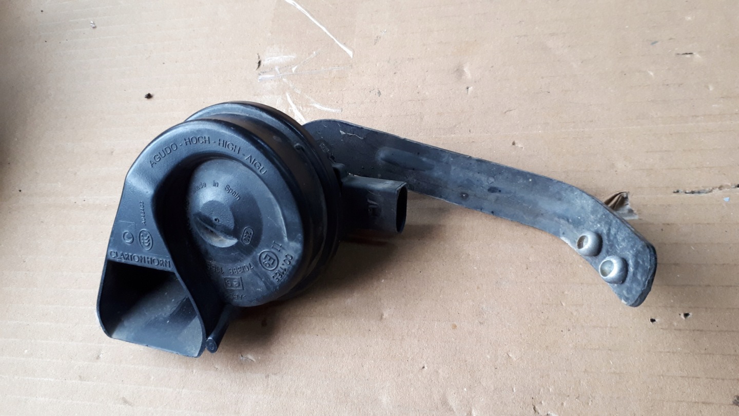 A5 LIFT 8T S5 A4 KLAKSON SYGNAL left front 8T0951223