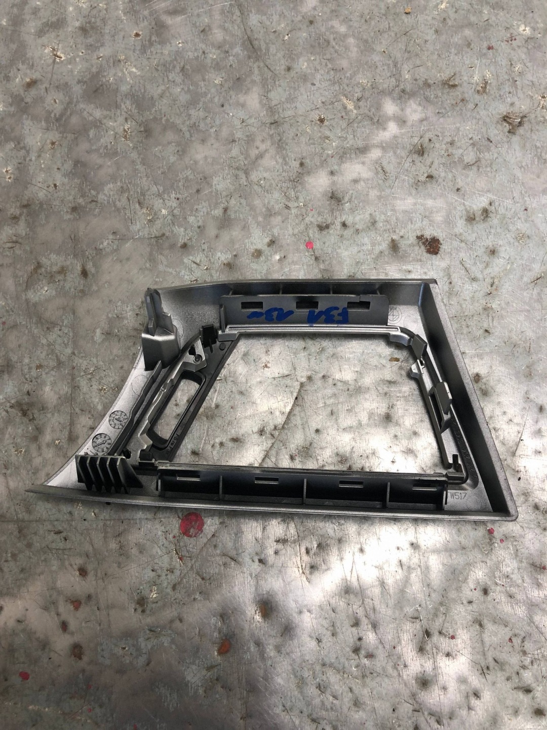 DEKOR frame KRATKI air conditioning devices BMW F31 9231204