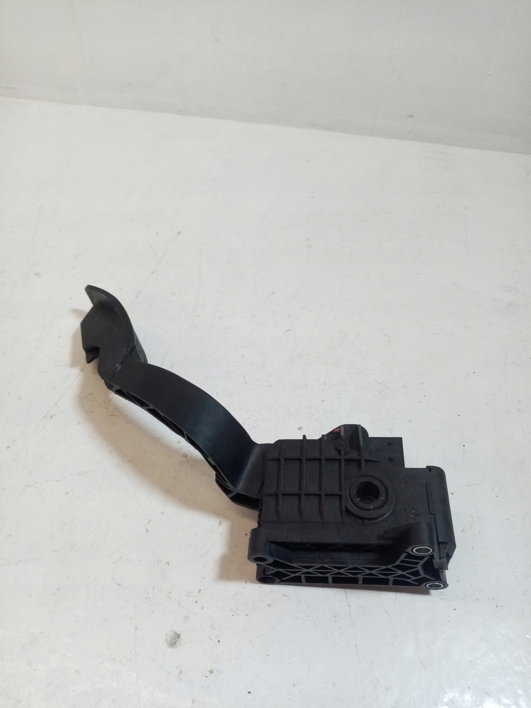 Gaspedal OPEL CORSA D 1.0 B