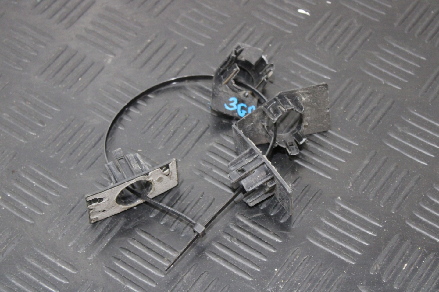 KOSZYKI Support plaque PDC 5G5919491 VW PASSAT B8 3G0 3G9