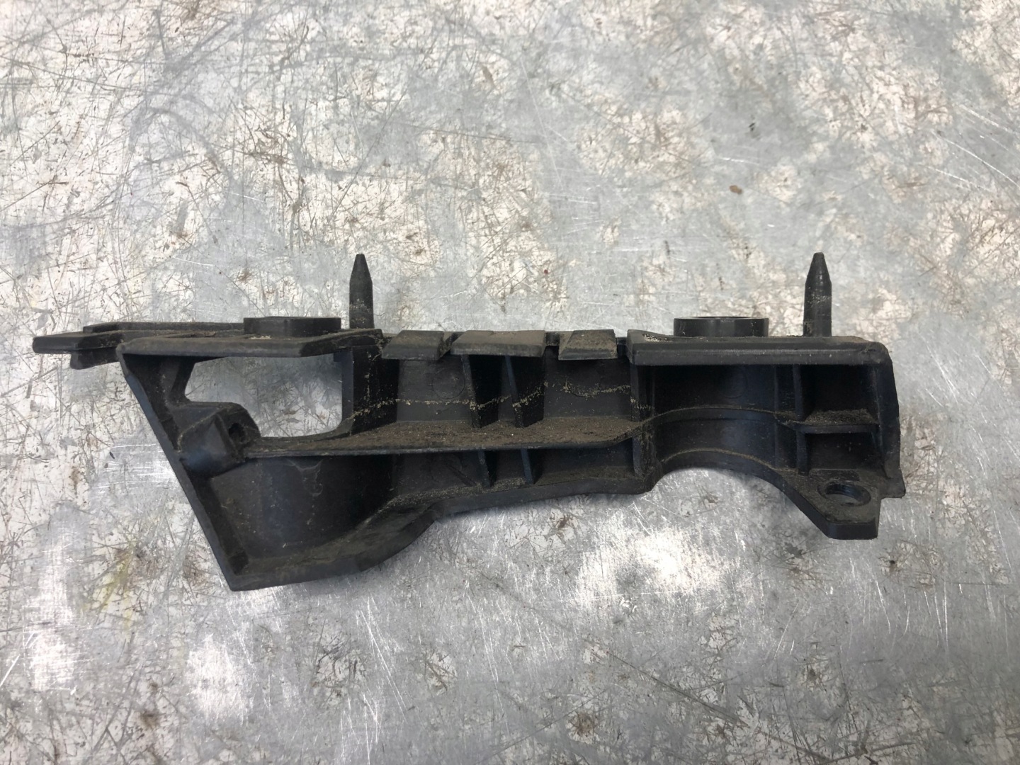 bumper bracket right front AUDI A4 B8 8K0807284
