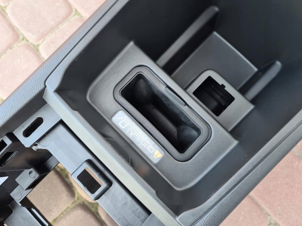Tunel indukcja ladowarka Opel Insignia B