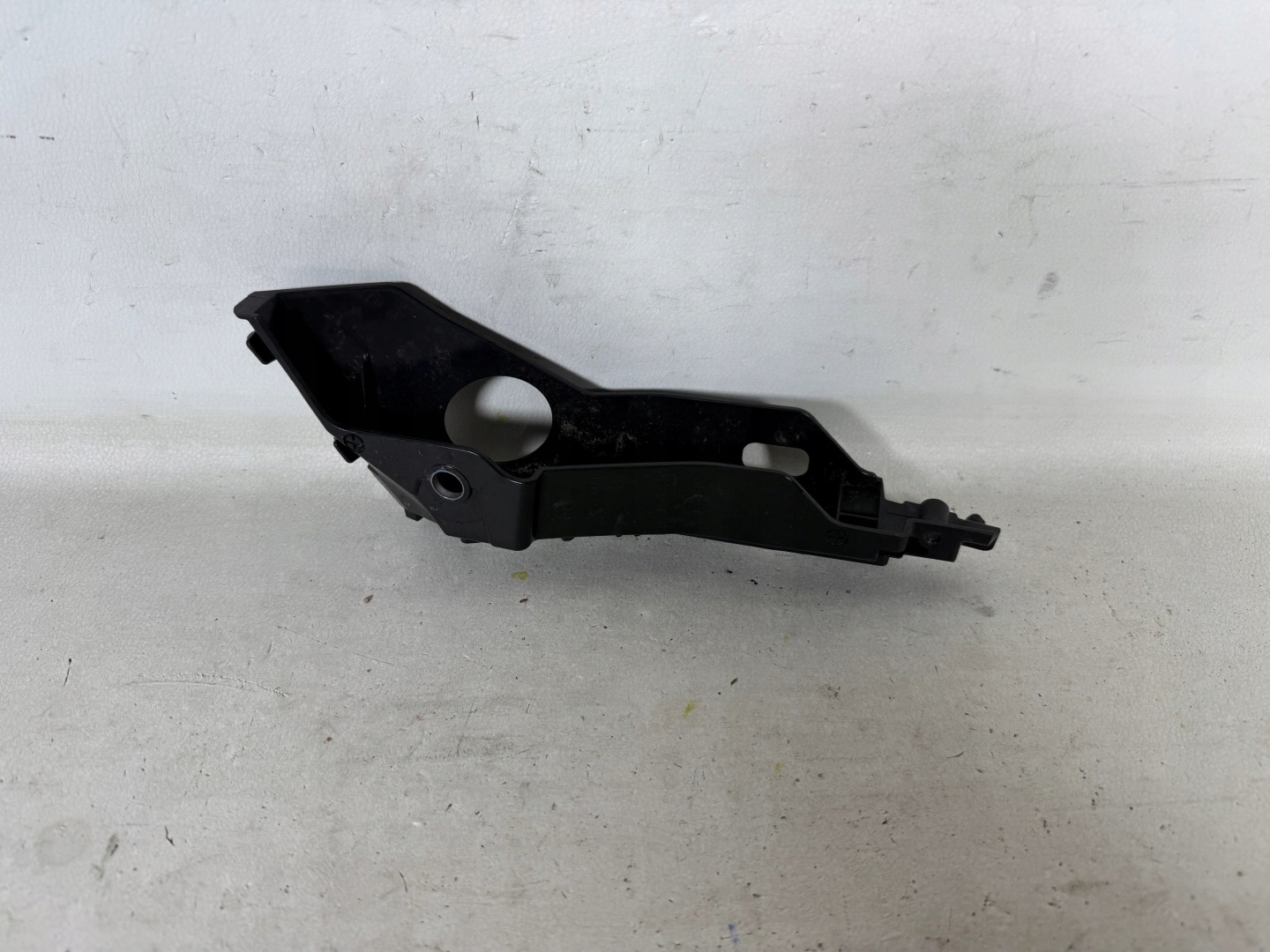 Volkswagen Tiguan III bumper bracket front 571807049