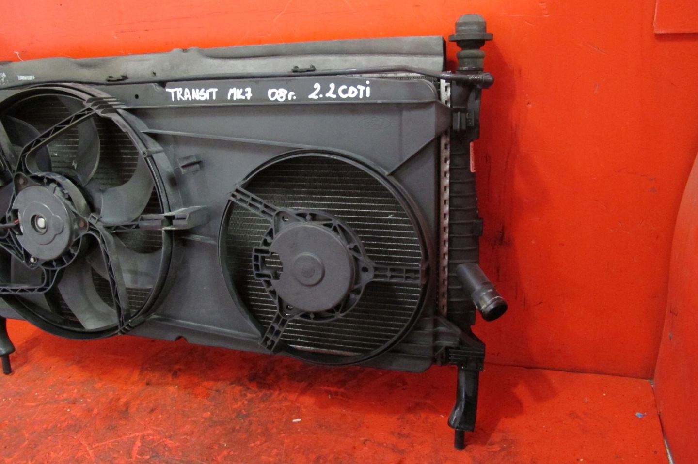 FORD TRANSIT MK7 VII 2.2 TDCI P8FA chladič vody klimatizaci ventilátor