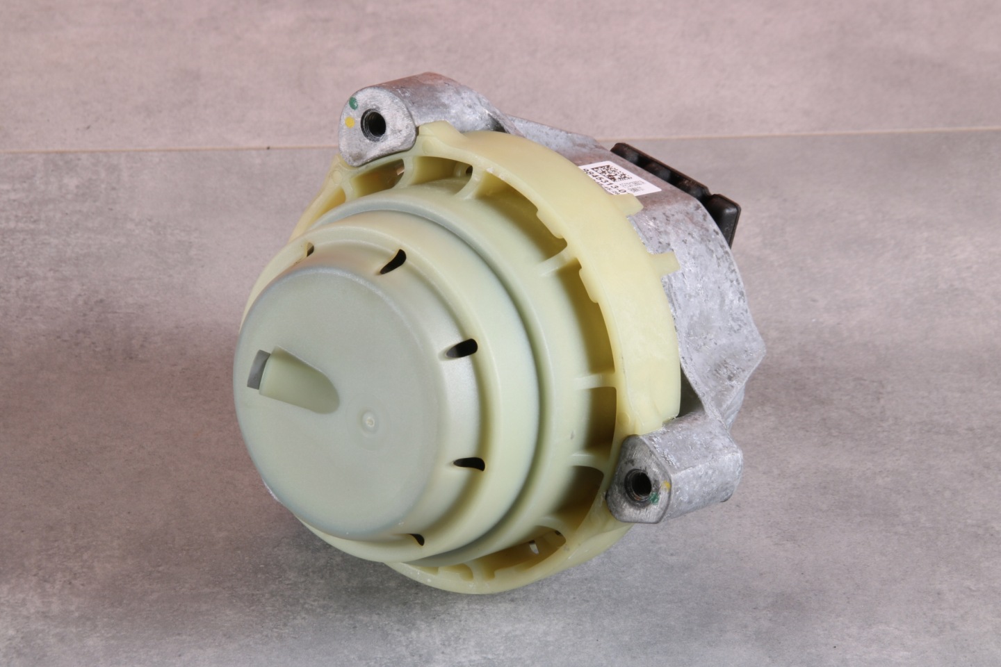 BMW 5 G30 LCI B46X B48X engine mount left 9845313 5324 km !!!