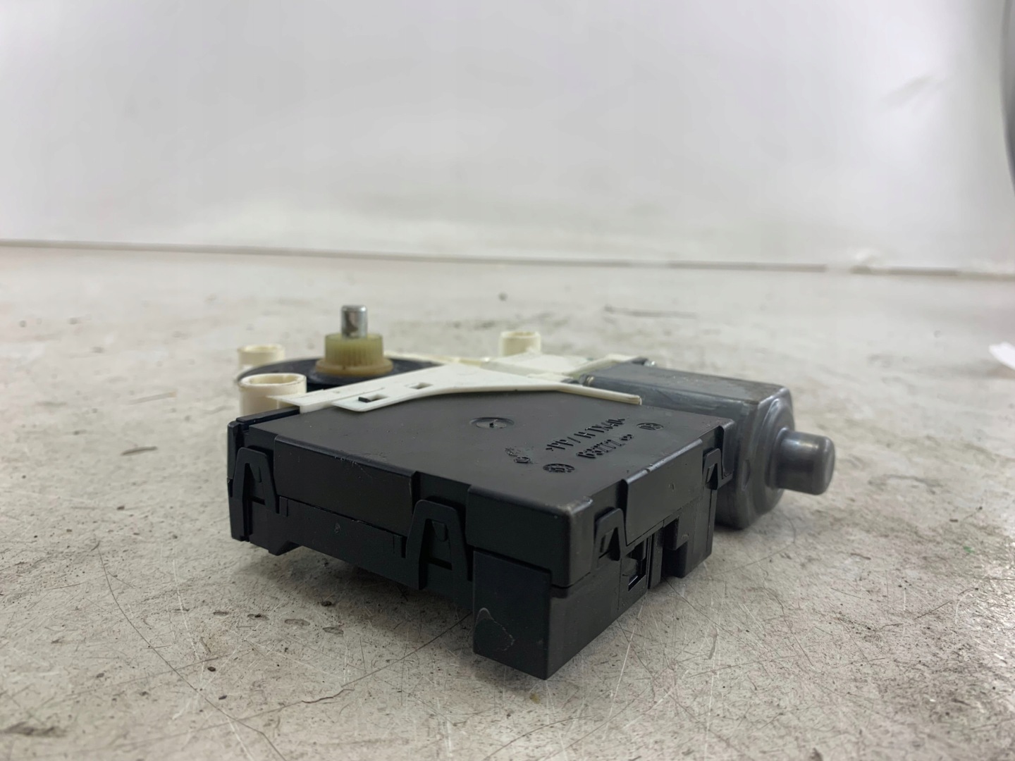 mini motor windows right front AUDI A3 8P 8P0959802A