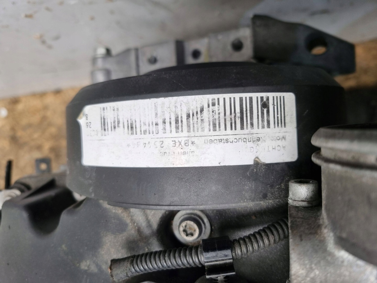 engine BXE SEAT LEON II GOLF V OCTAVIA II TOURAN and A3 8P 1.9TDI unprotected pillar