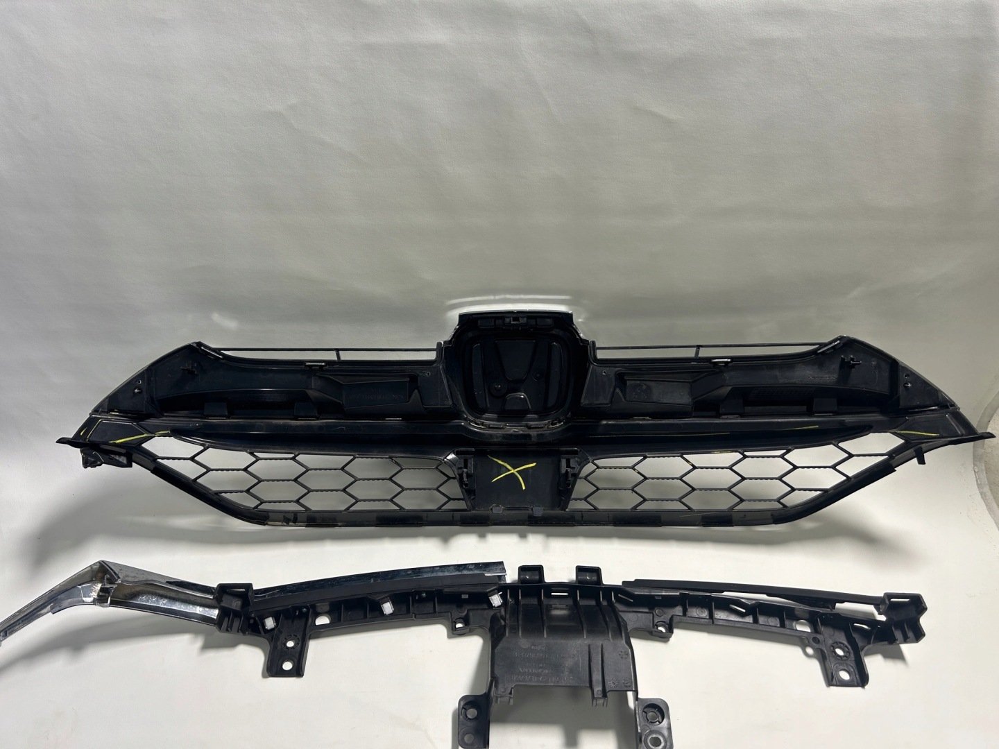 Honda CR-V 18- Grille chrom 71129-TLA-A003
