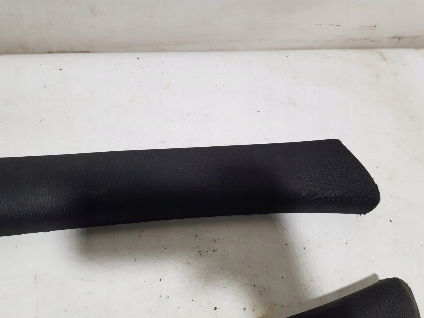 MERCEDES W204 sedan AMG black, inner pillars light plastics