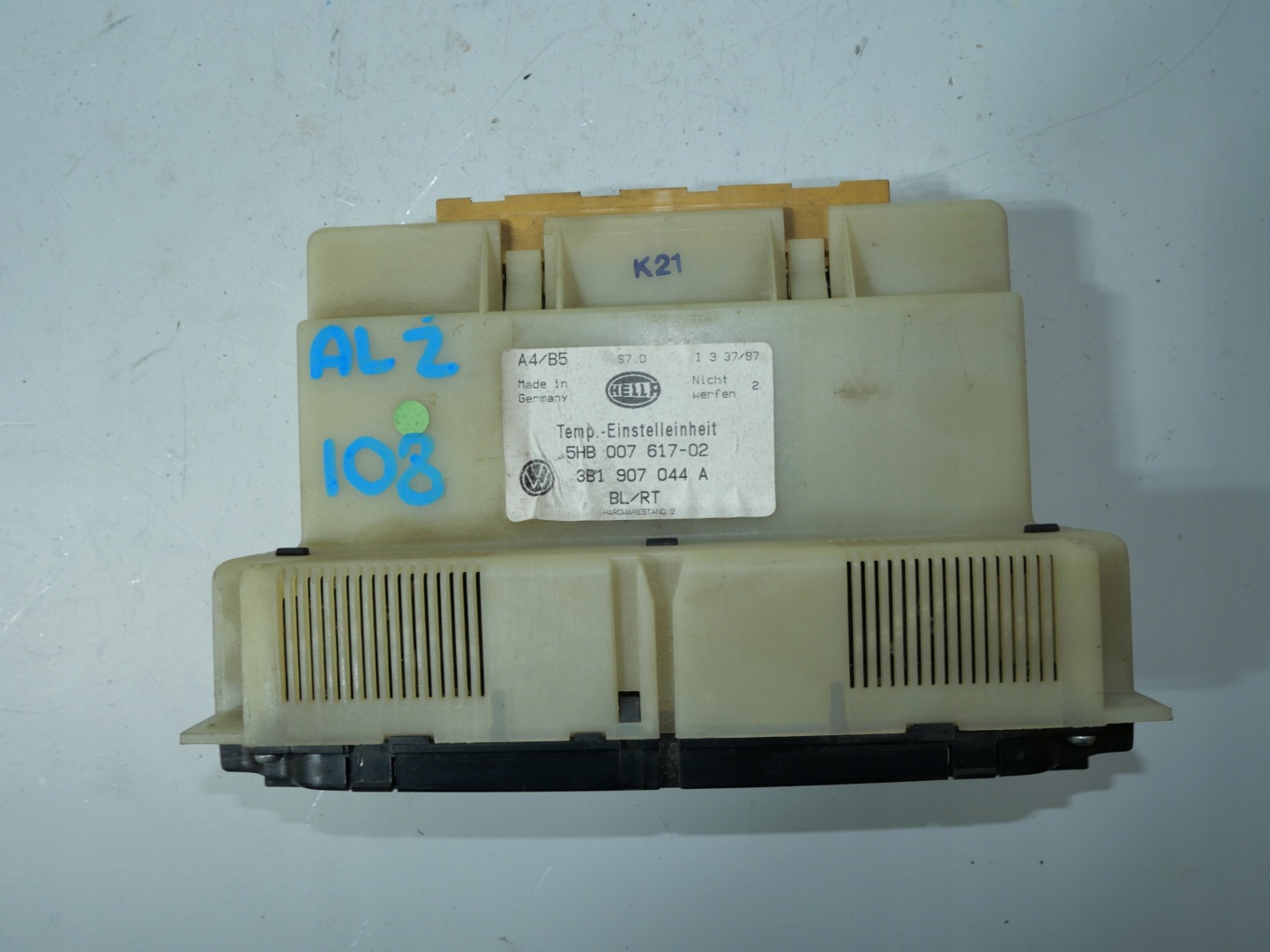 prekidač klime VW PASSAT B5 3B1907044A