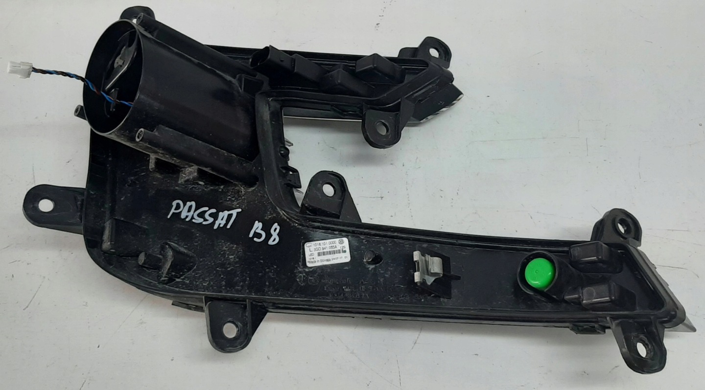 VW Passat B8 swiatla running daytime DRL led left