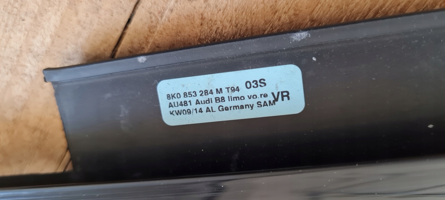 S4 B8 LIFT A4 moulding dust right right front BLACK PIANO 8K0853284M