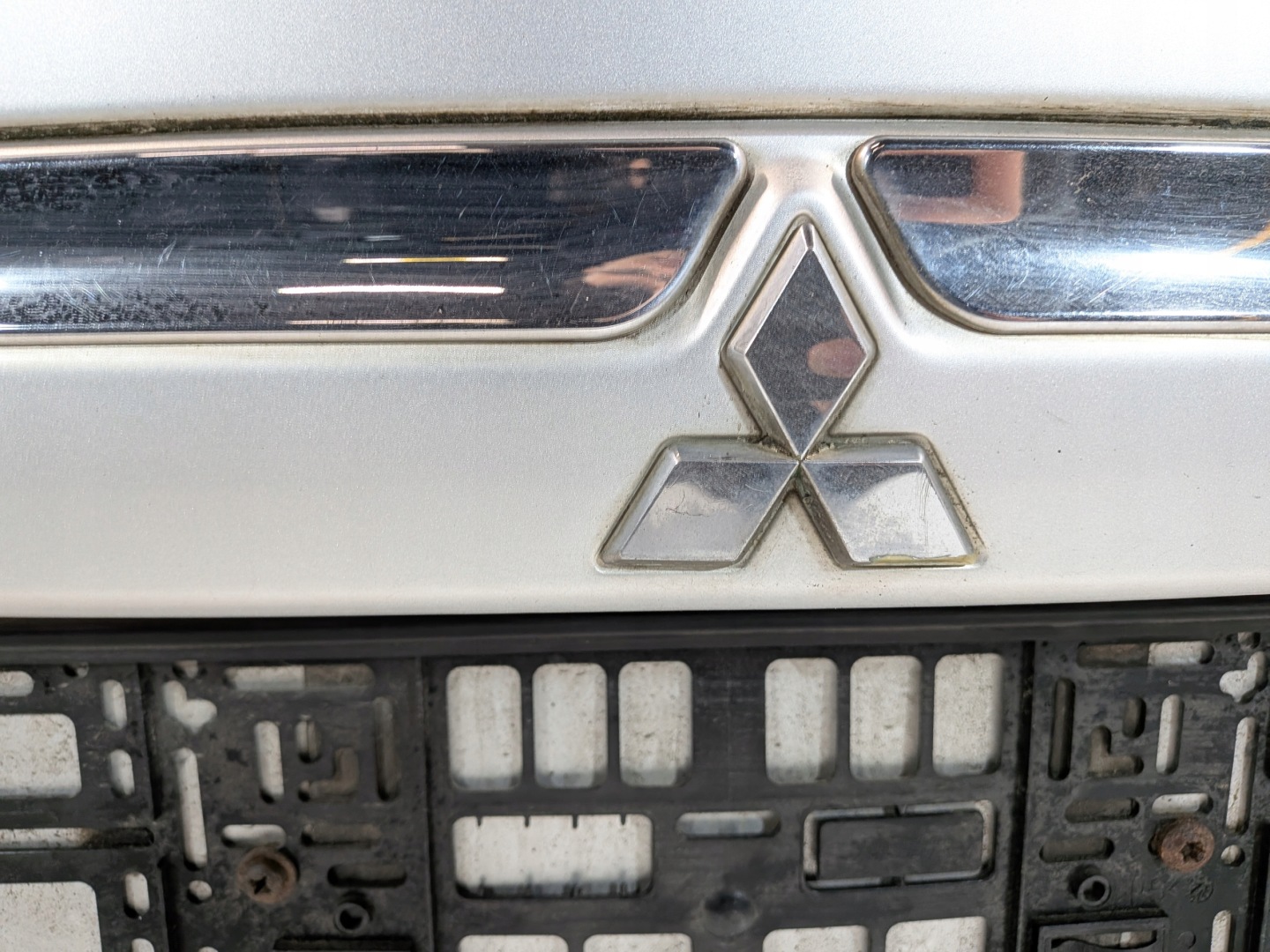 trunk door boot kod lakieru A50 Mitsubishi Space Star 1 and 01-05