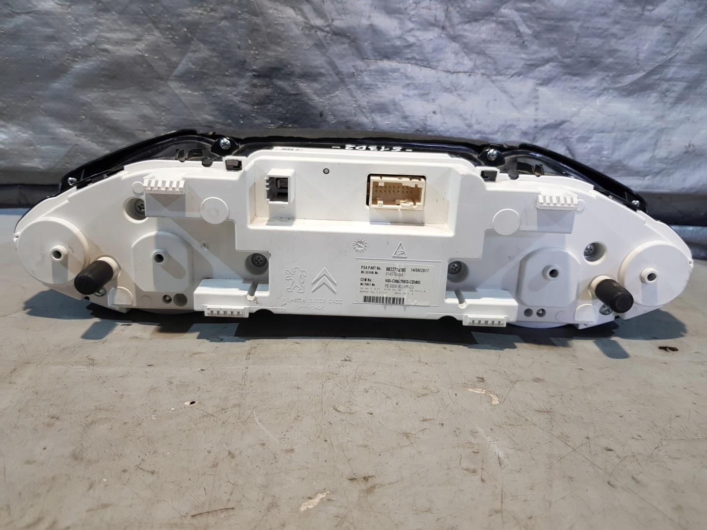 dials dials PEUGEOT 308 II T9 1.6D EU OE 9822774780