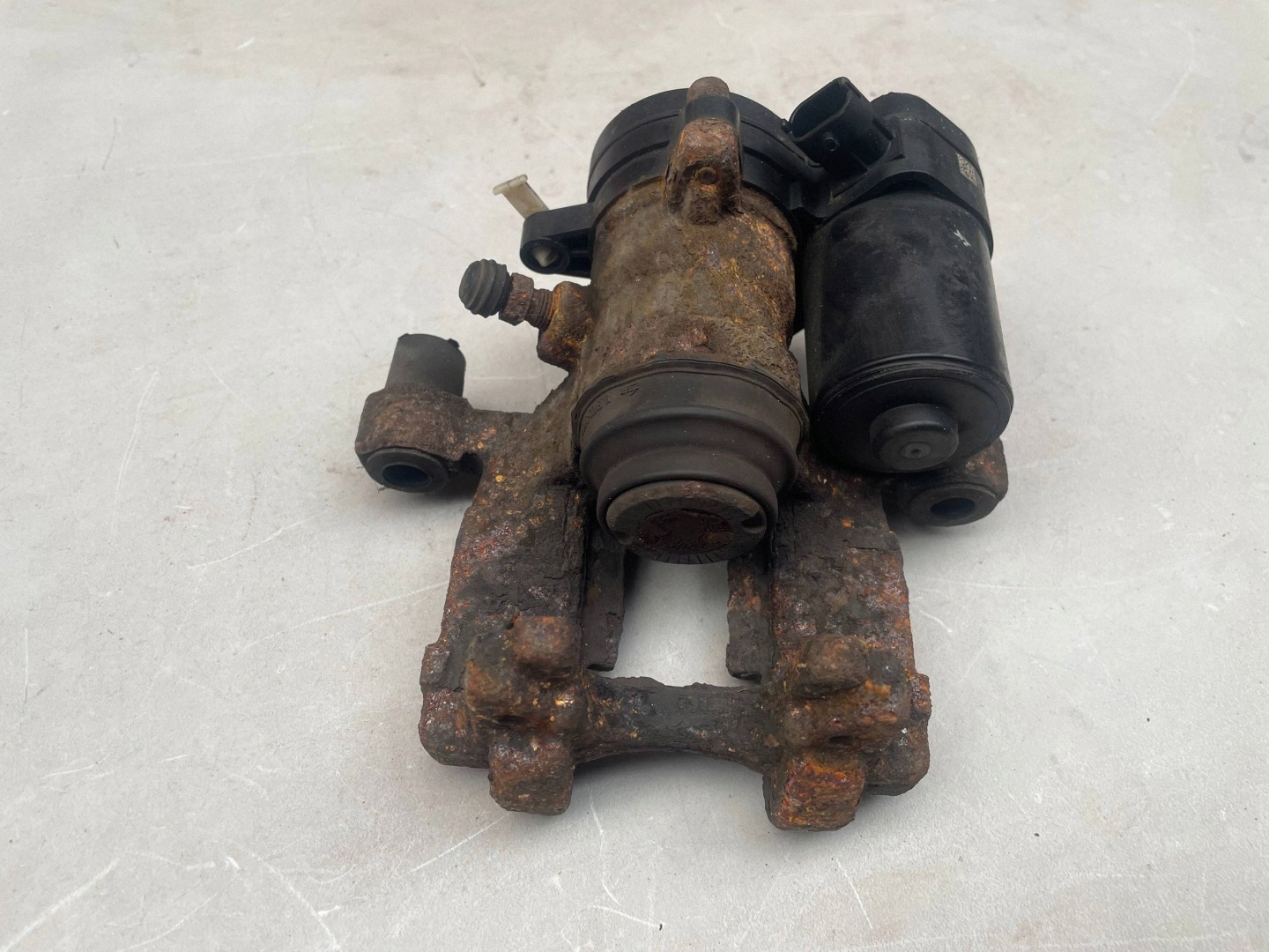 caliper brake rear right side FORD MONDEO MK V DG9C-2D250-D @M