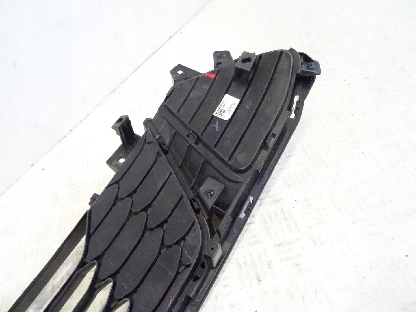 grid of a bumper front front central KIA CEED III 86561-J7010