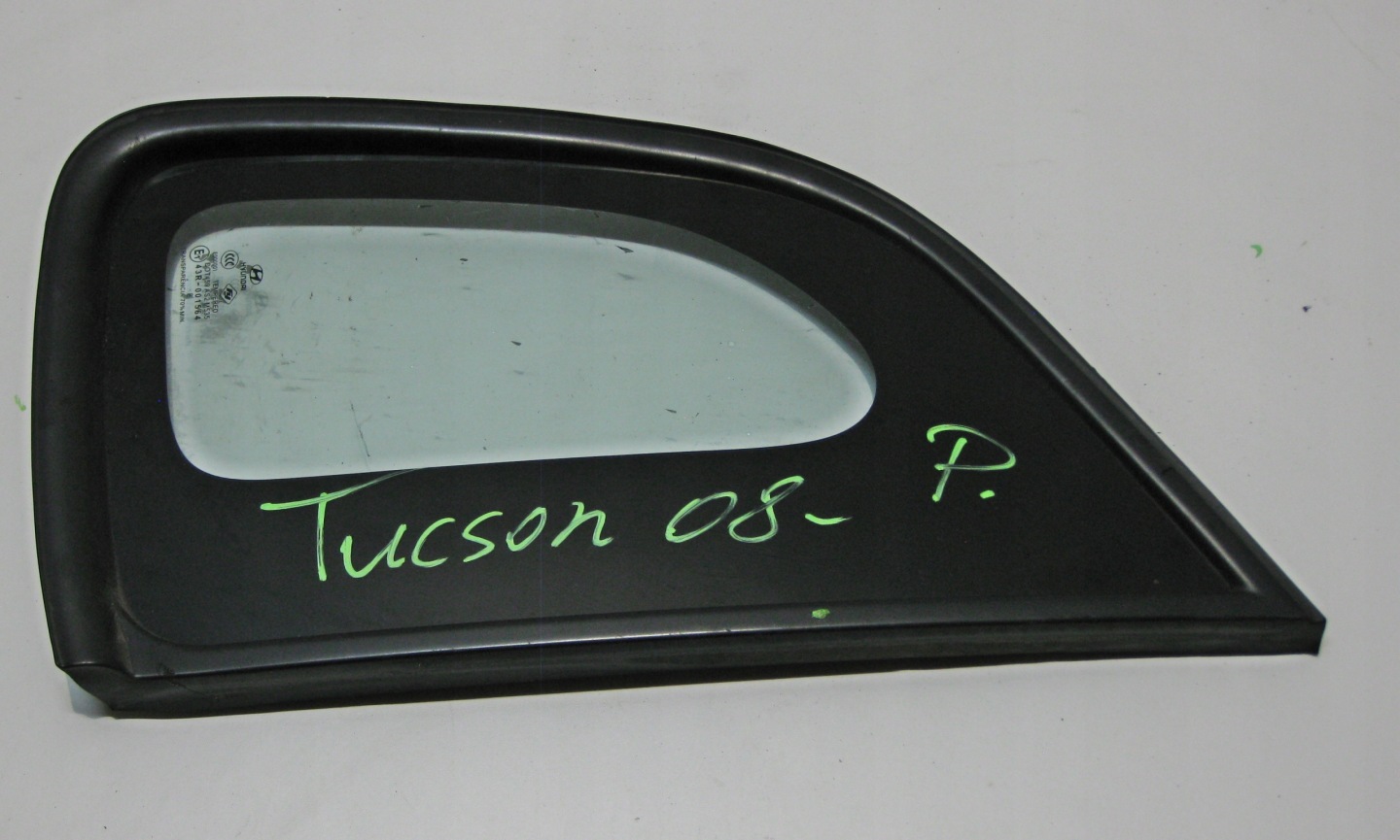 HYUNDAI TUCSON and 08R window bodywork right rear part