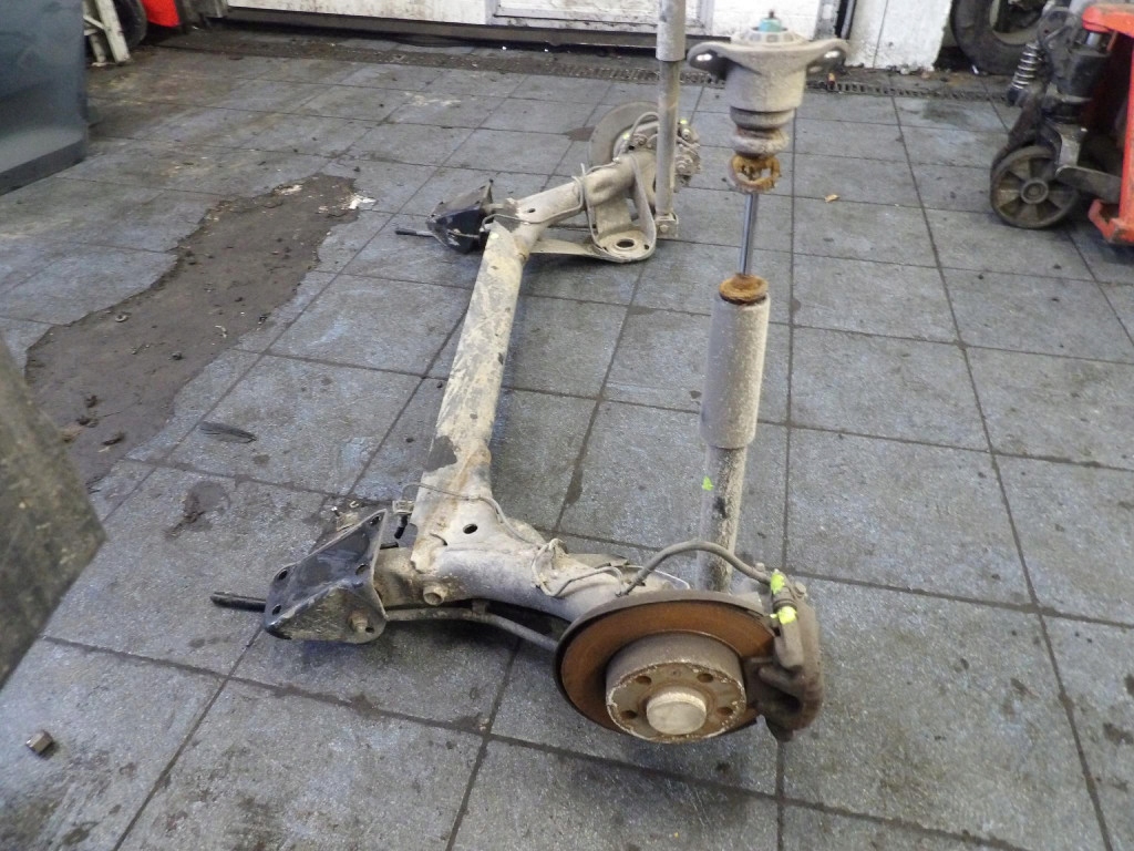 SKODA RAPID LIFTBAC axis rear sider