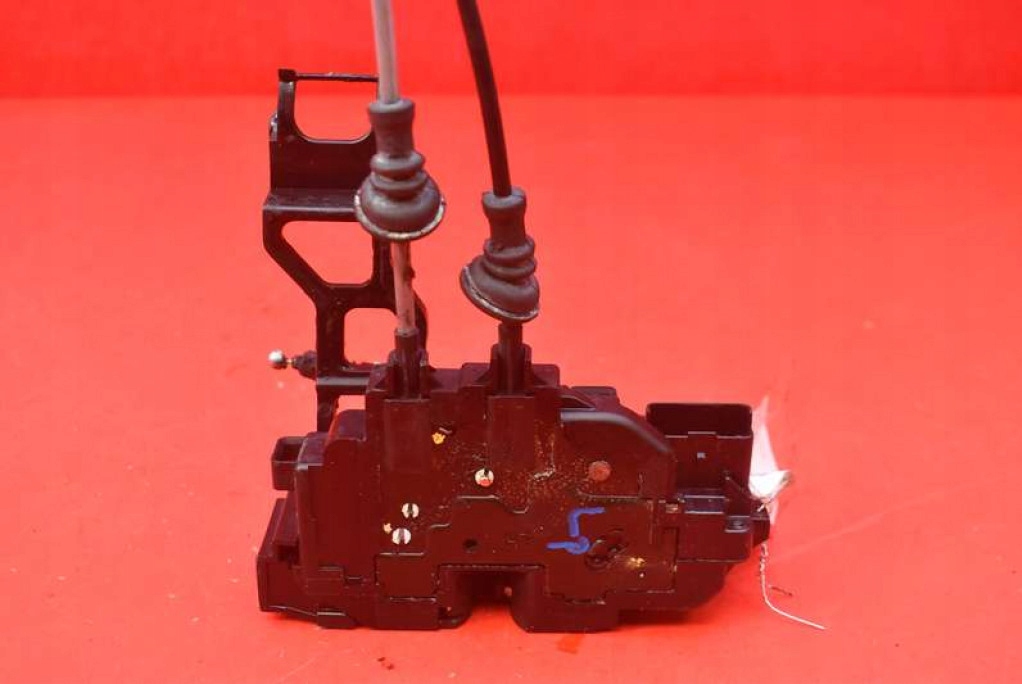 lock door left front front EU 81310-2B020 HYUNDAI SANTA FE 2 II 06-10