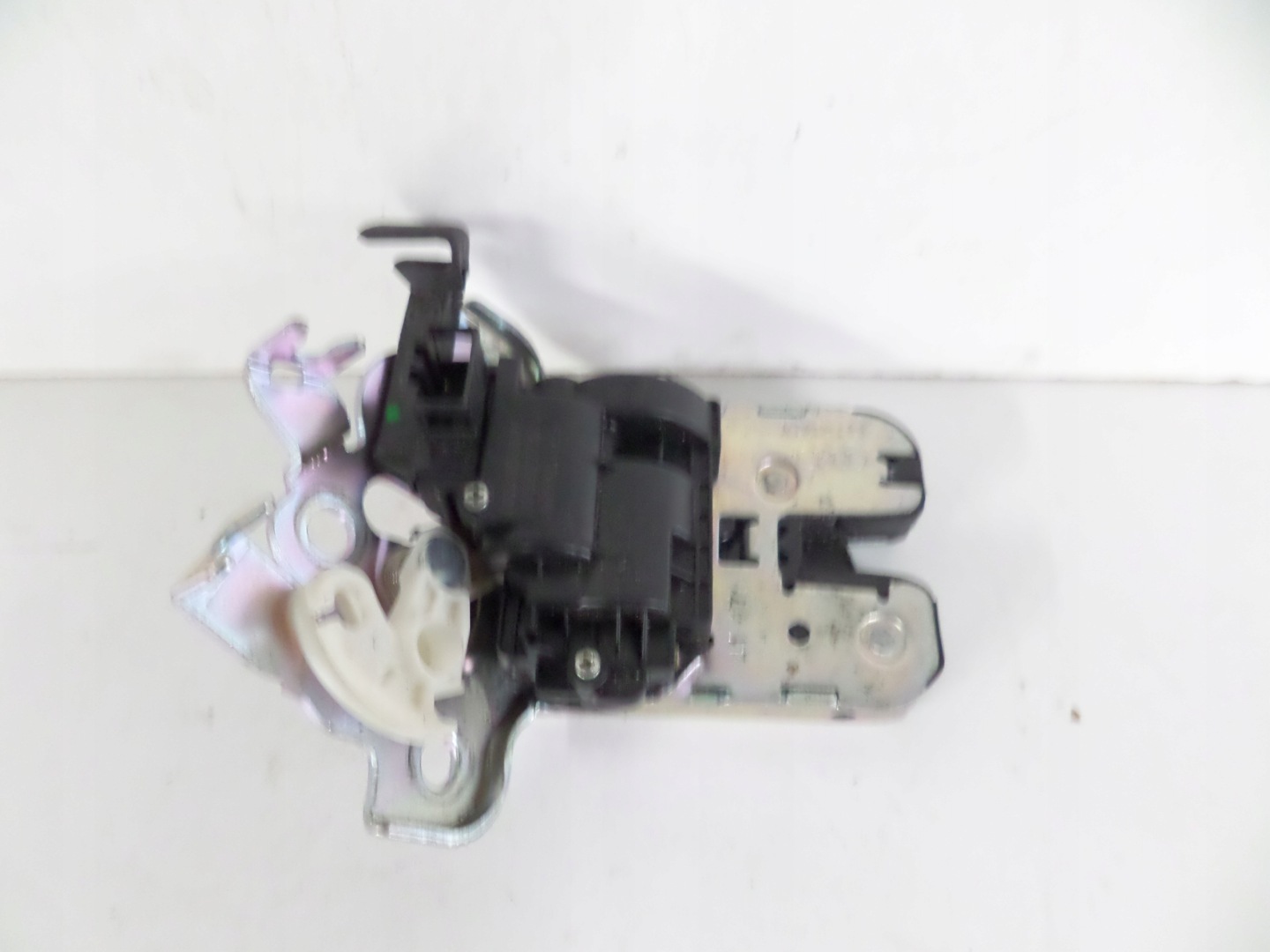 lock bonnet rear part AUDI Q5 12- A6 C7 14- TOLEDO IV