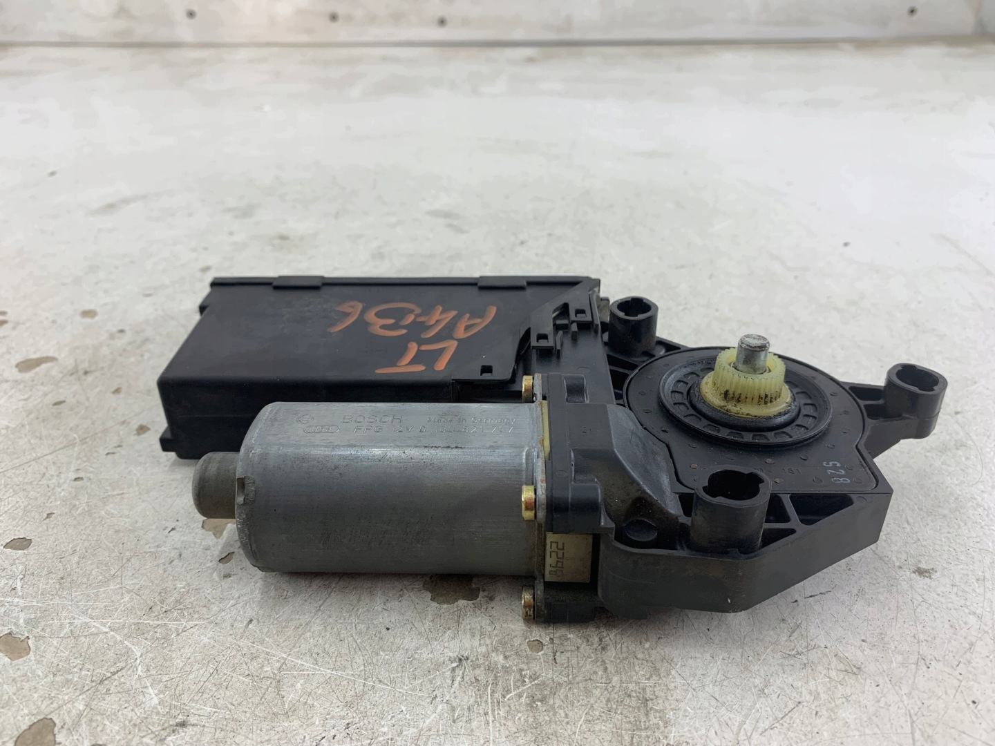AUDI A4 B6 mini motor windows left rear part 8E0959801A